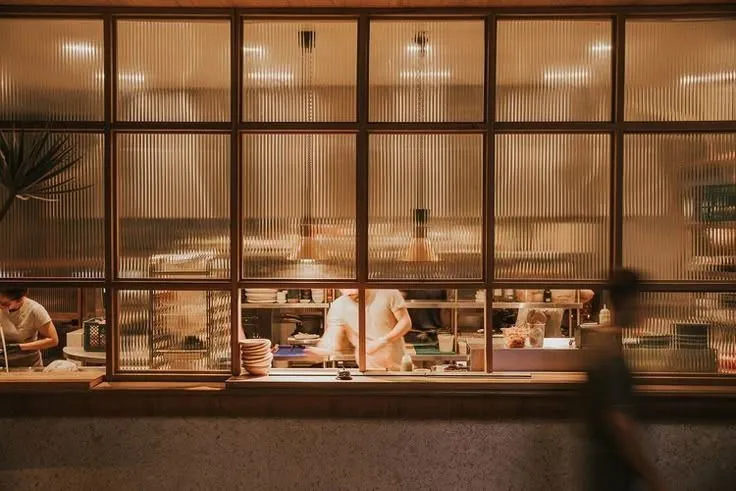Komodo Lounge Old Town open kitchen